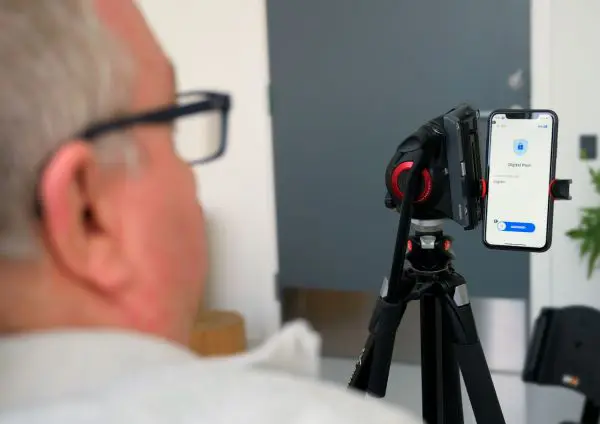 Brug Stemmekontrol Til At Godkende Med MitID App MitID Brug Stemmekontrol Til At Godkende Med MitID App MitID